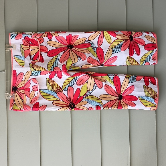 Leopard Women's Multi Color Floral Cropped Pants SZ 12 Light Weight Cotton - Picture 4 of 7